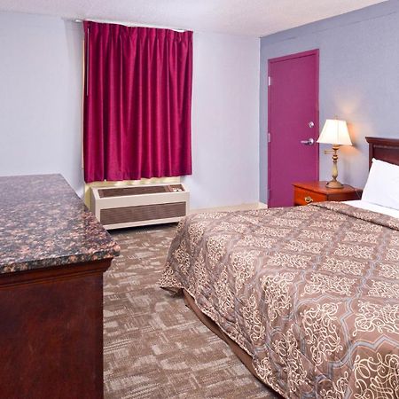 Country Garden & Suites-Benton Экстерьер фото