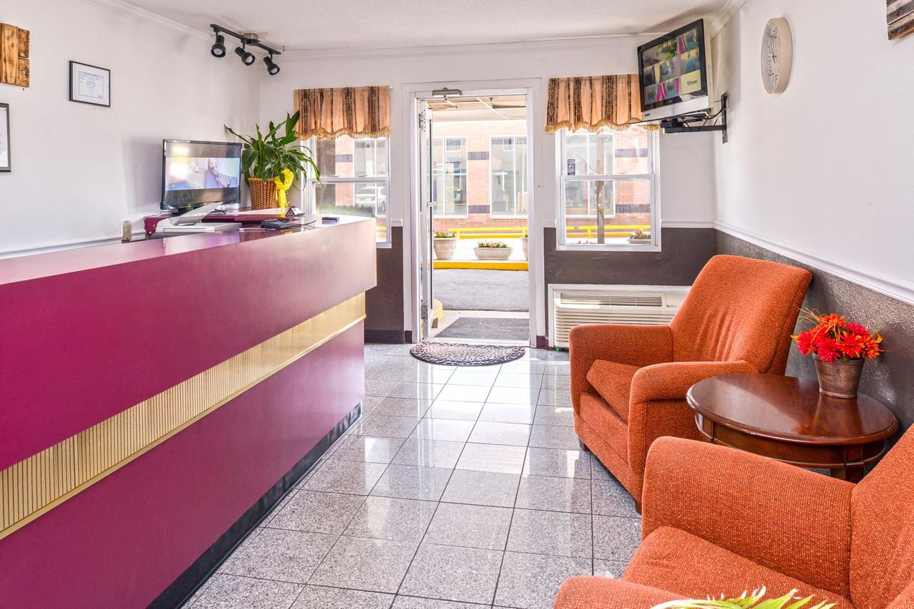 Country Garden & Suites-Benton Экстерьер фото