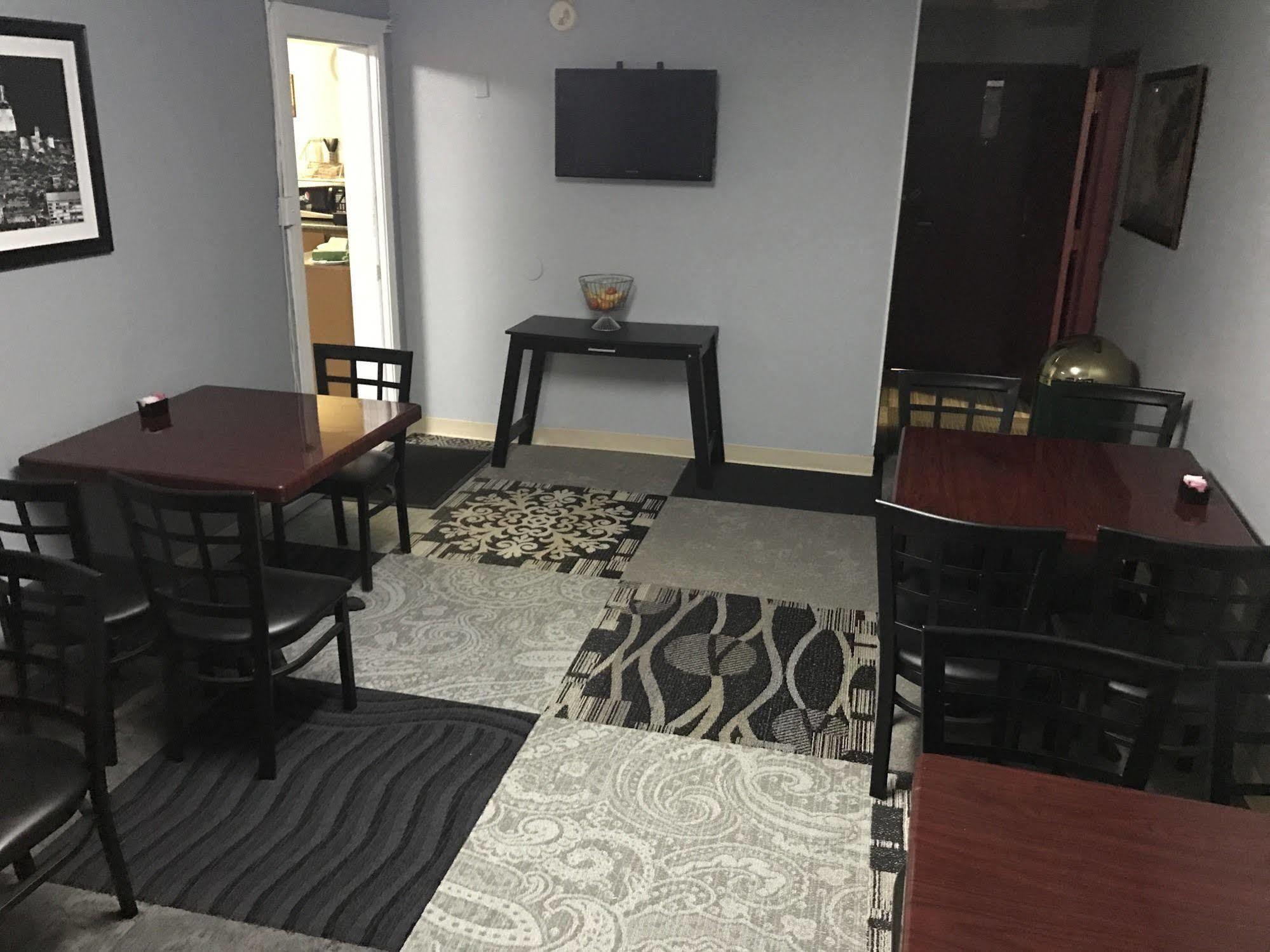 Country Garden & Suites-Benton Экстерьер фото
