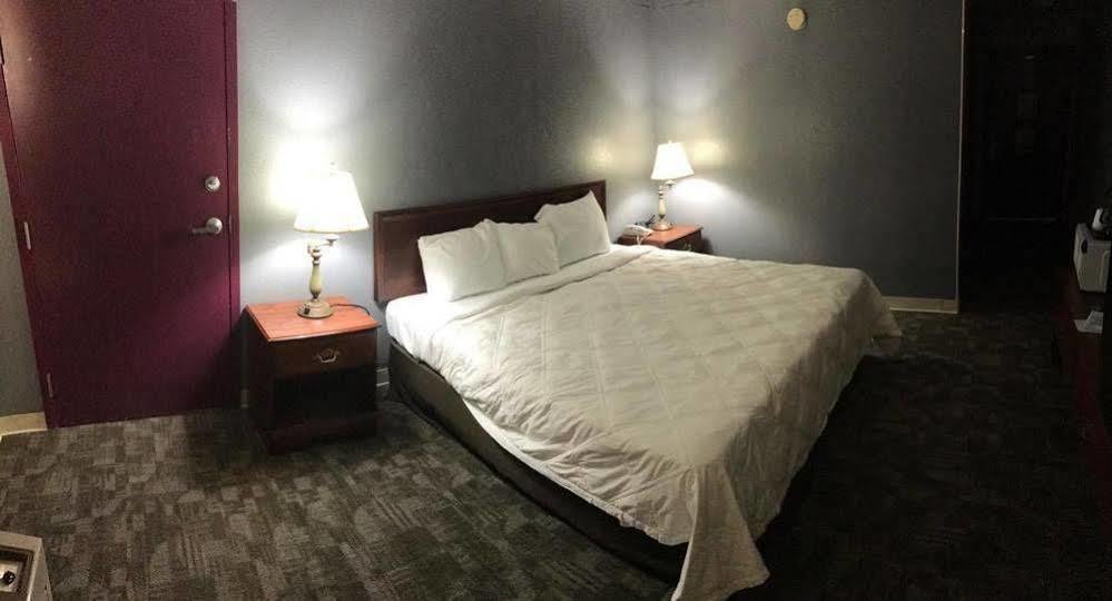 Country Garden & Suites-Benton Экстерьер фото