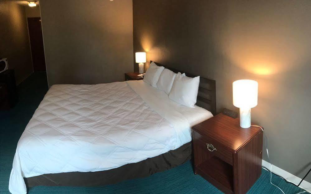 Country Garden & Suites-Benton Экстерьер фото